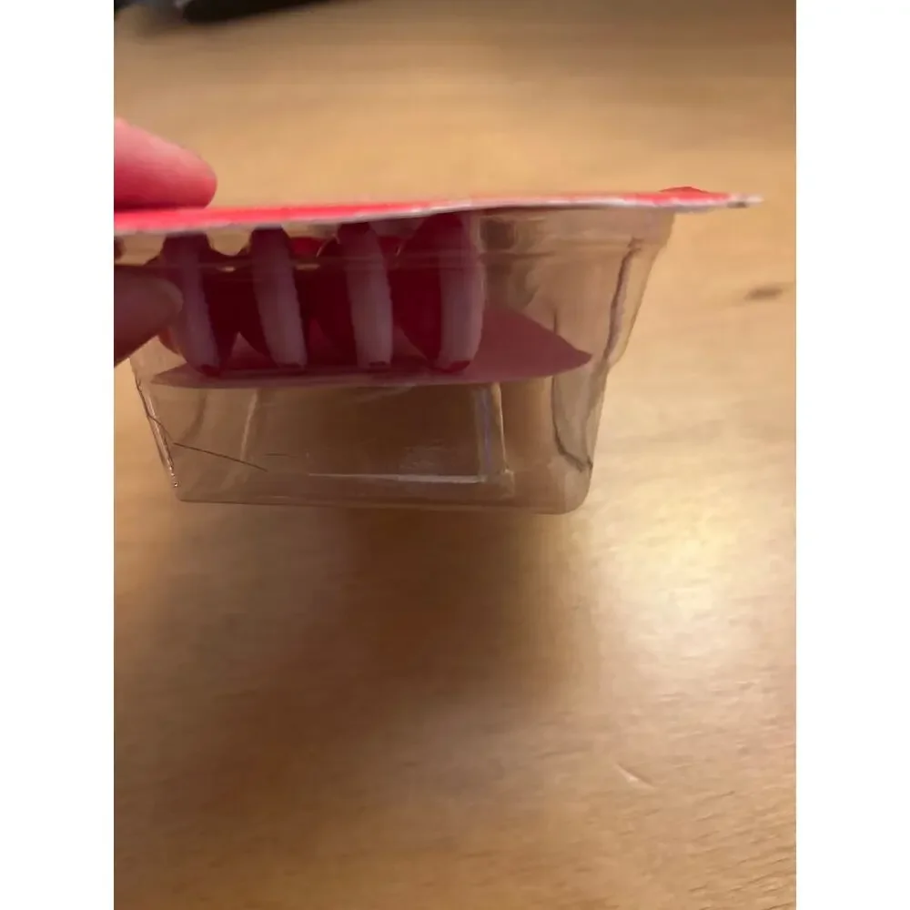 New Skintimate 4ct Disposable Razors 4 Blades Raspberry Rain Scented